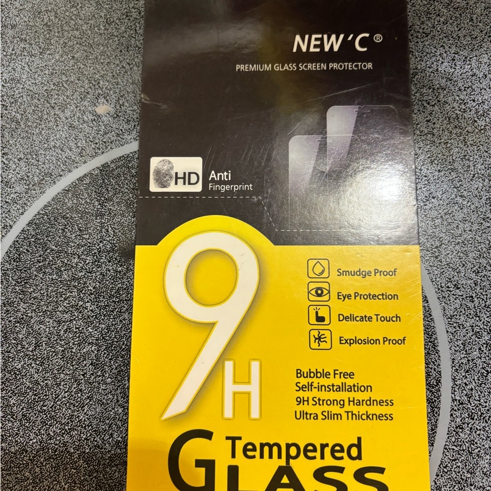 iPhone 13 screen protector